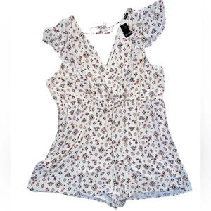 Torrid Gauze Surplice Romper Cream Floral Boho Shorts Lined Women’s size 6x(30)